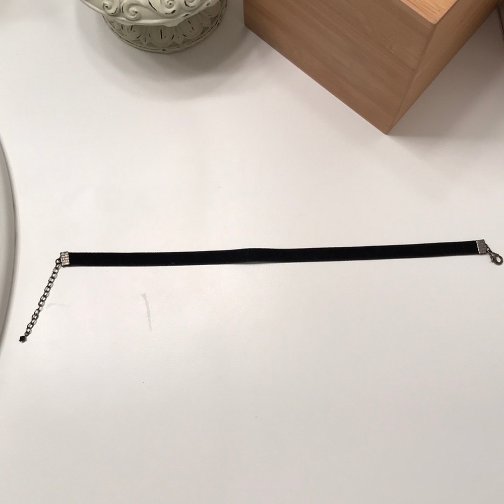Black velvet choker